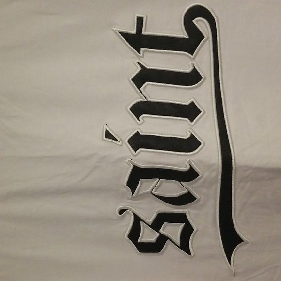 Saint Morta Mens Large dress t shirt. - Picture 2 of 3